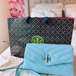 NWT TORY BURCH CHAIN WALLET - CELESTE